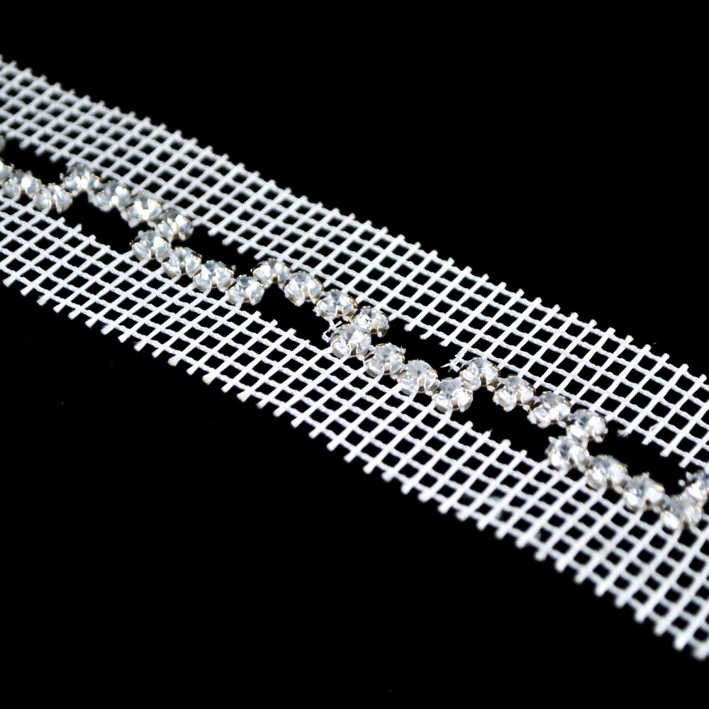 Тесьма декоративная стекло Тd- 5 /следы 4 камня/ 9м. Тесьма Стекло