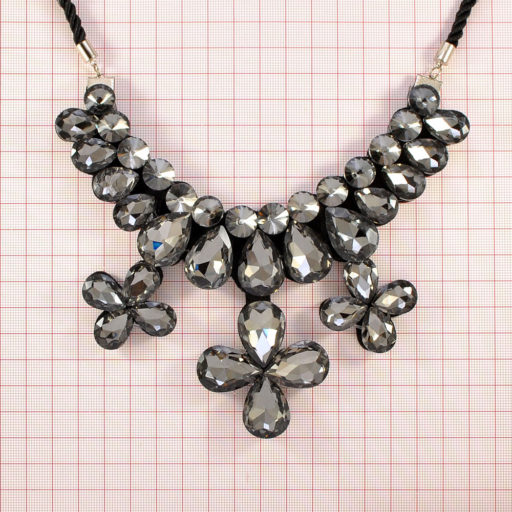 Воротник 3 клевера украшение из страз темно-серые, на застежке, шт. Воротники