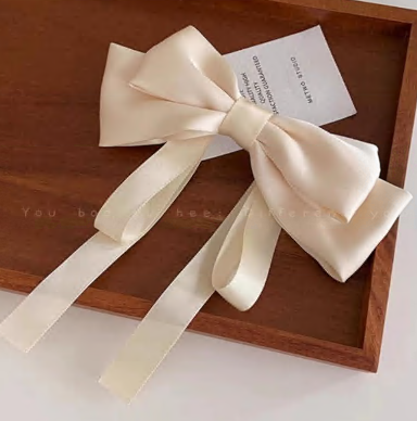 Аппликация тканевая пришивная Бант, 16*17см, кремовый, шт. Аппликации Пришивные Цветы Банты