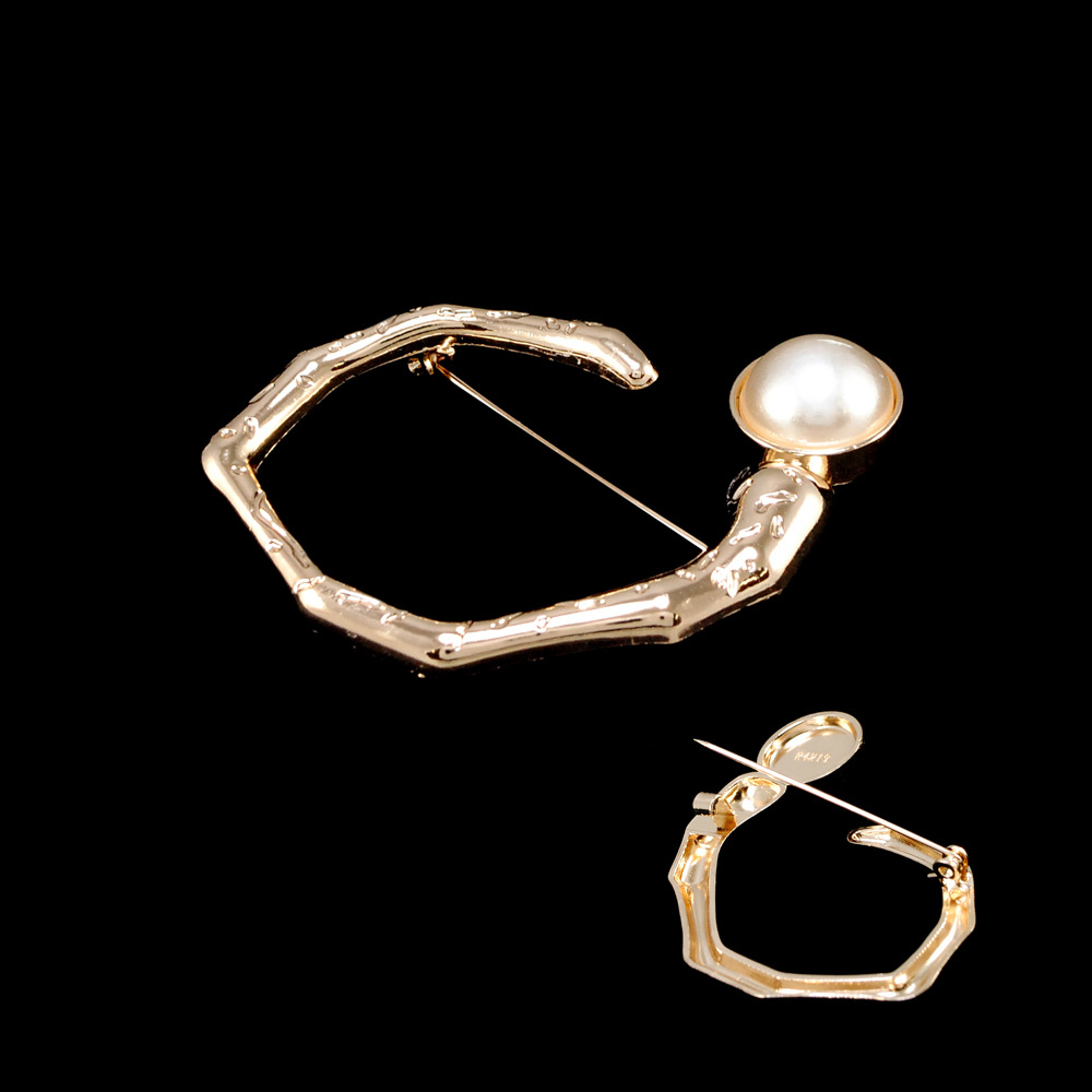 Брошь Лоза 6,5*4см gold и белый жемчуг, шт. Броши