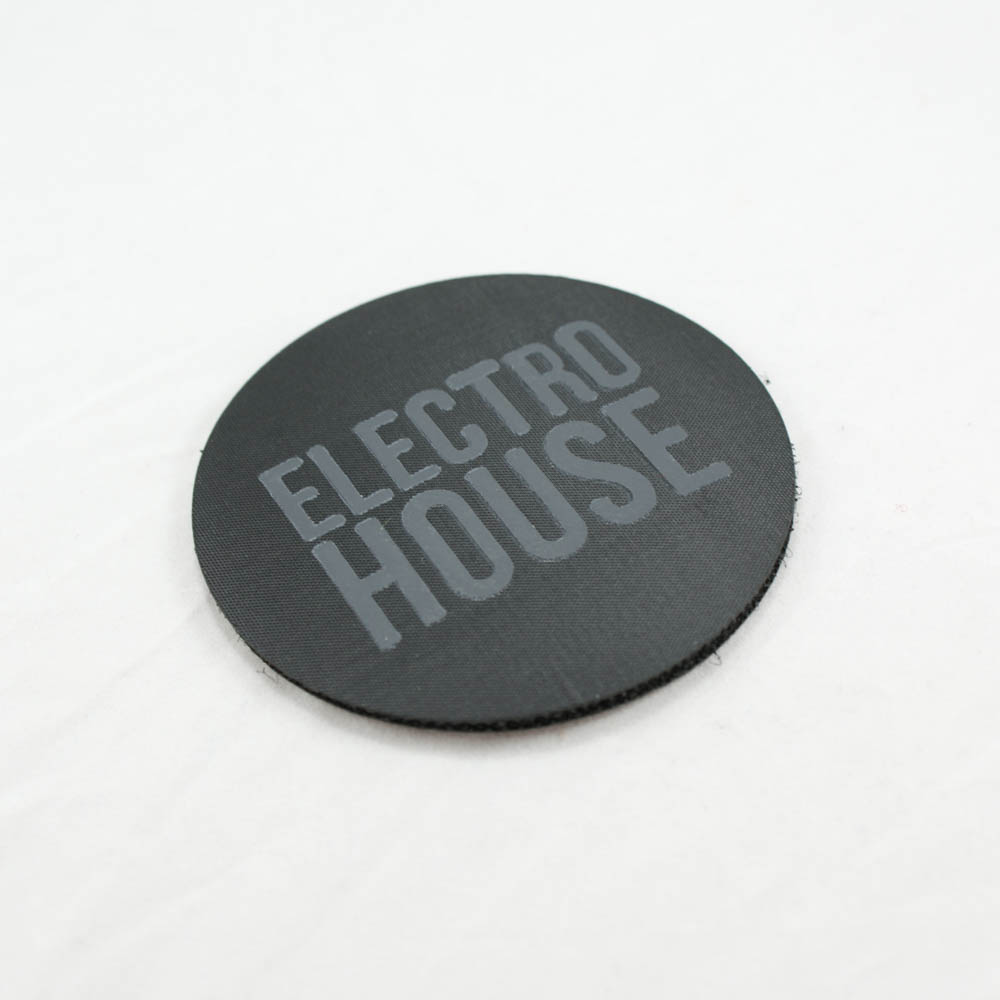 Нашивка тканевая на липучке Electro House 7*7см круглой формы, черная (лого черная резиновая накатка), шт. Нашивка Липучка