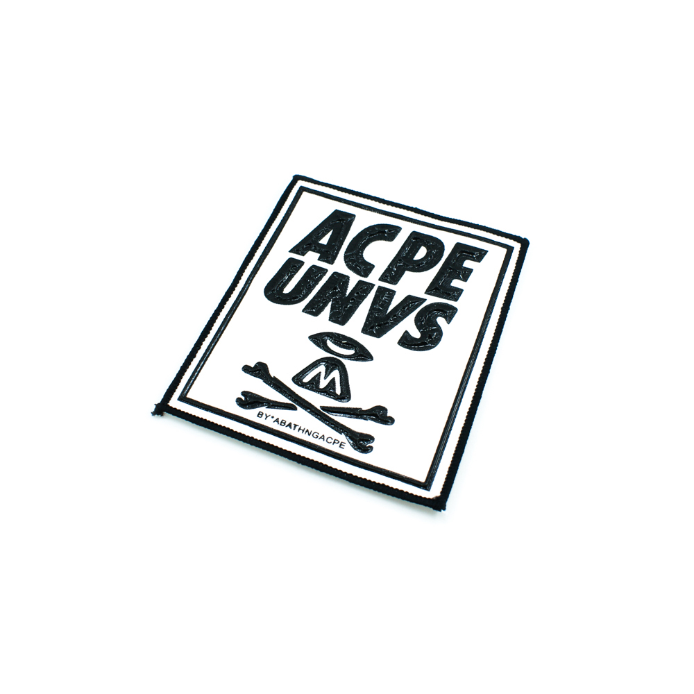 Нашивка тканевая ACPE UNVS 12,5*11см белый, черный резиновый рисунок. Нашивка Резиновый Конгрев