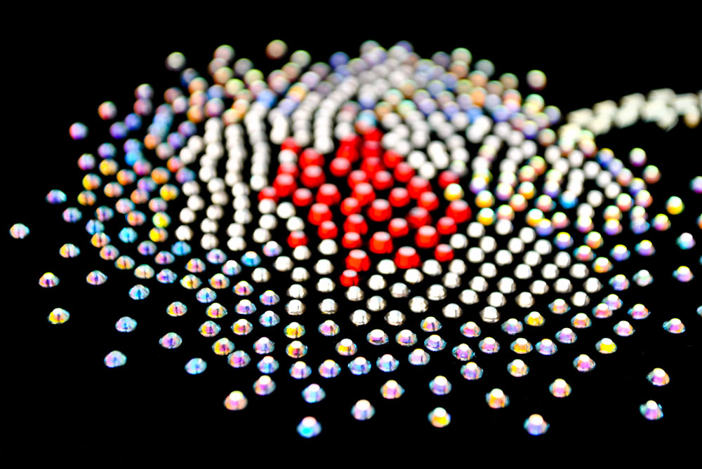 Термоаппликация из страз Цветок на стебле 20,5*35см цветная, шт. Аппликации клеевые Рисунки из страз