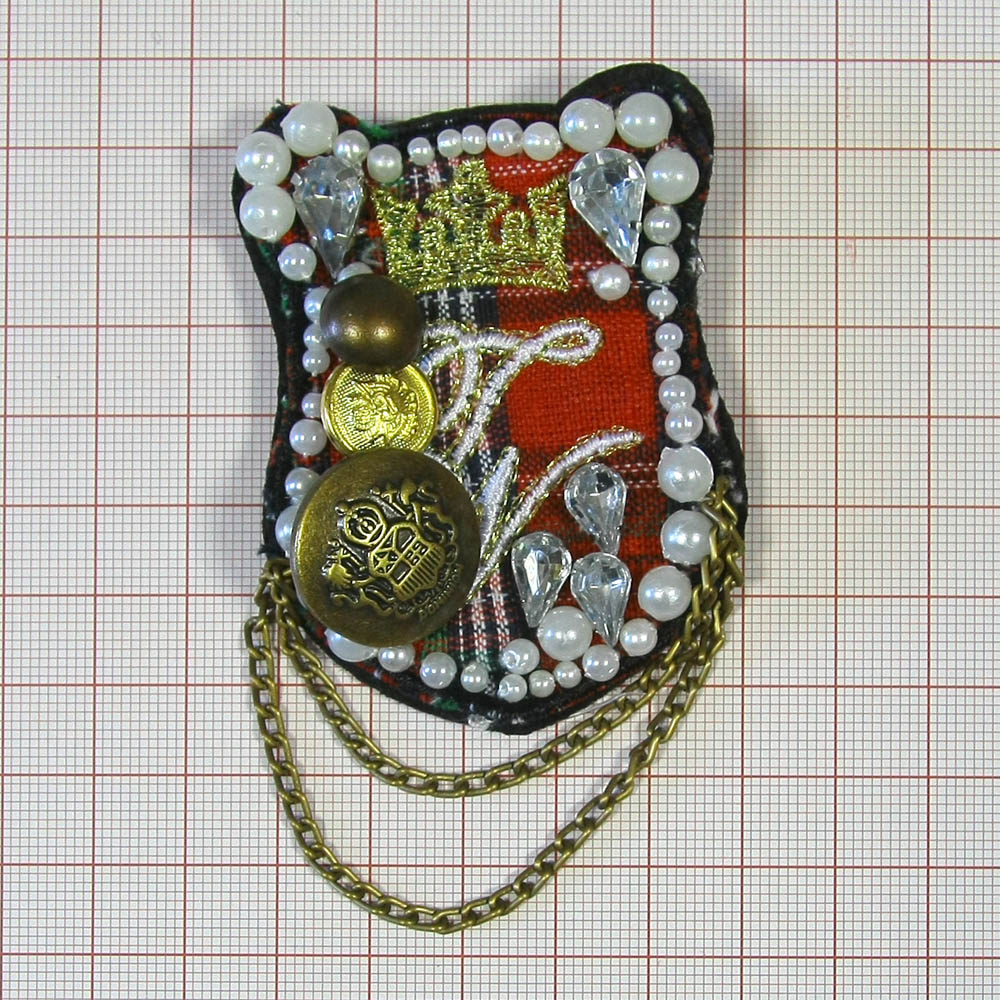 Брошь № 21 корона люрекс золото (черно-красный войлок), пуговица, жемчуг, стразы, цепи, шт . Броши