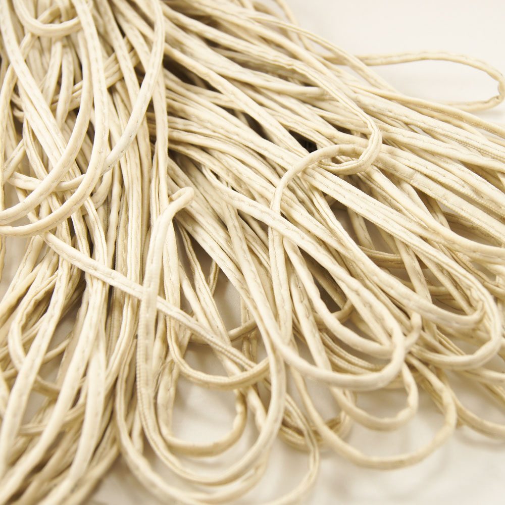 Тесьма к/зам. прошитая мат. белая / 40м. Тесьма Кожзам, Кожа