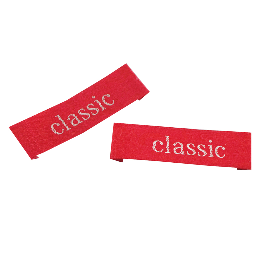 Этикетка тканевая вышитая шт. Classic красная 2*6см , шт. Вышивка / этикетка тканевая