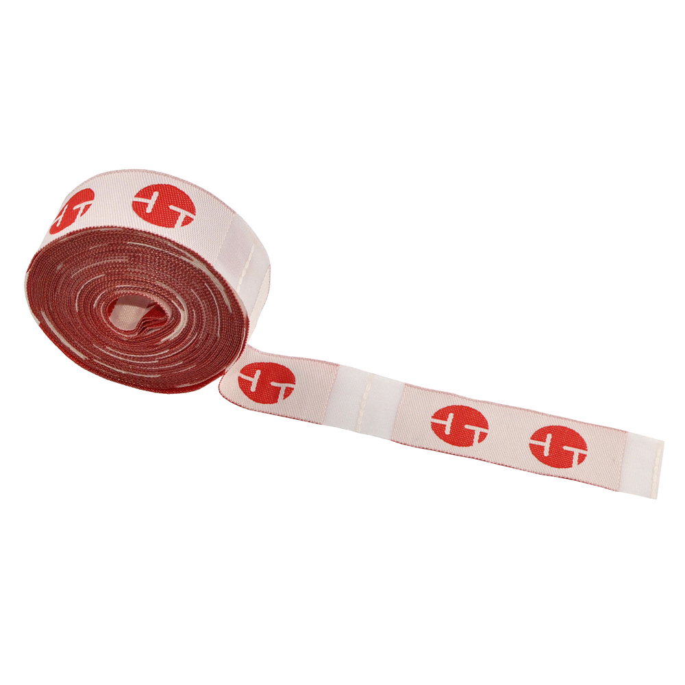 Этикетка тканевая вышитая НТ красная 2см. Вышивка / этикетка тканевая