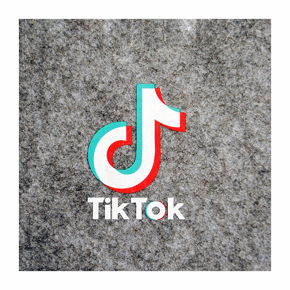 Термоаппликация TikTok №6-1 (нота с лого) маленькие 4,5*5,5см, шт. Термопереводки Детские