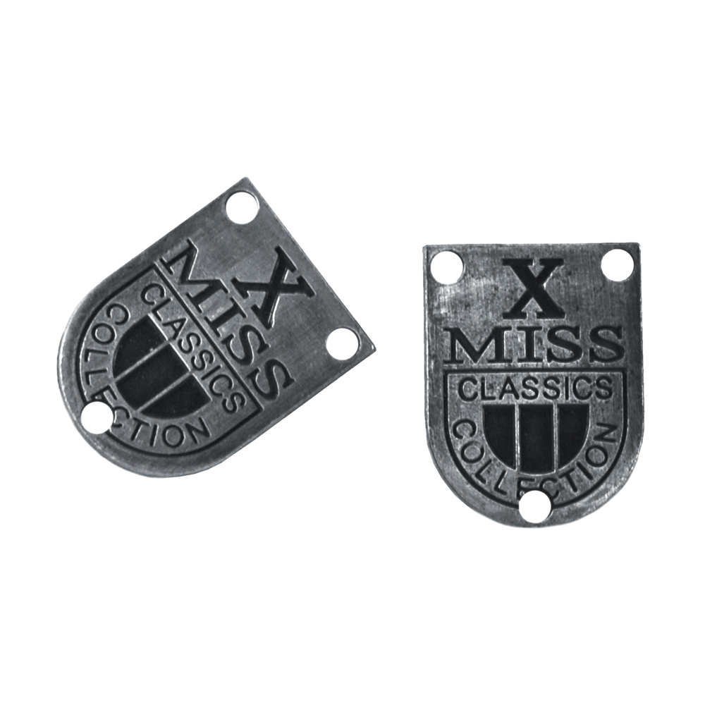 Лейба металл Miss X Classic 21*16мм, лого вдавлен, Old Silver, шт. Лейба Металл