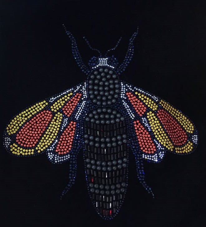 Термоаппликация из страз LT 8033 Муха цветная 26,6*25см, камни красный, желый, белый, серый, черный, шт. Аппликации клеевые Рисунки из страз