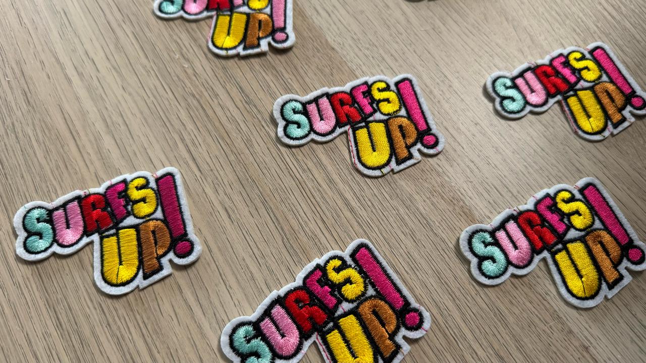 Шеврон клеевой Surfs up!, желтый, голубой, красный, шт. Нашивка Ткань