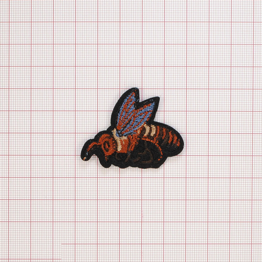 Аппликация клеевая вышитая Пчела коричневая 4,5*4см черный, коричневый, синий, белый, шт. Аппликации клеевые Вышивка