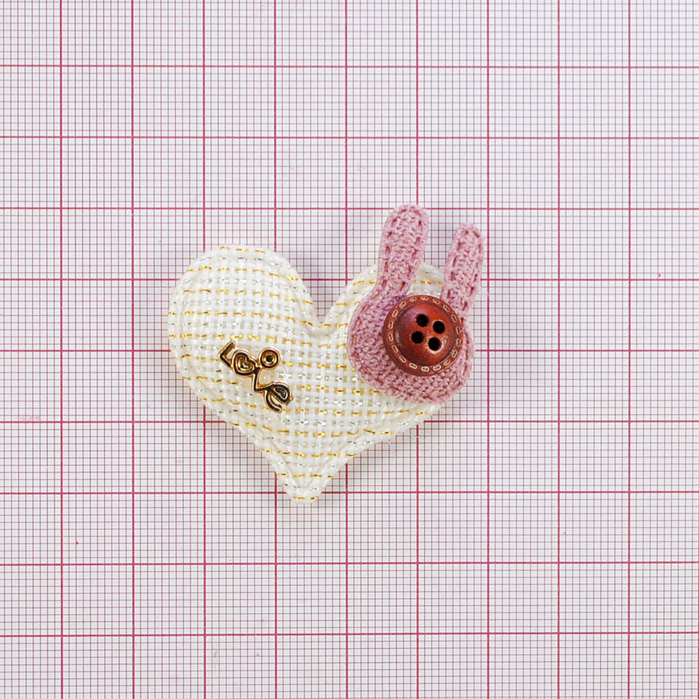 Аппликация тканевая пришивная детская Сердце Love с зайцем и пуговицей, люрекс, 4.6*4см, золото, желтый, розовый, коричневый, бежевый, шт. Нашивка Детская