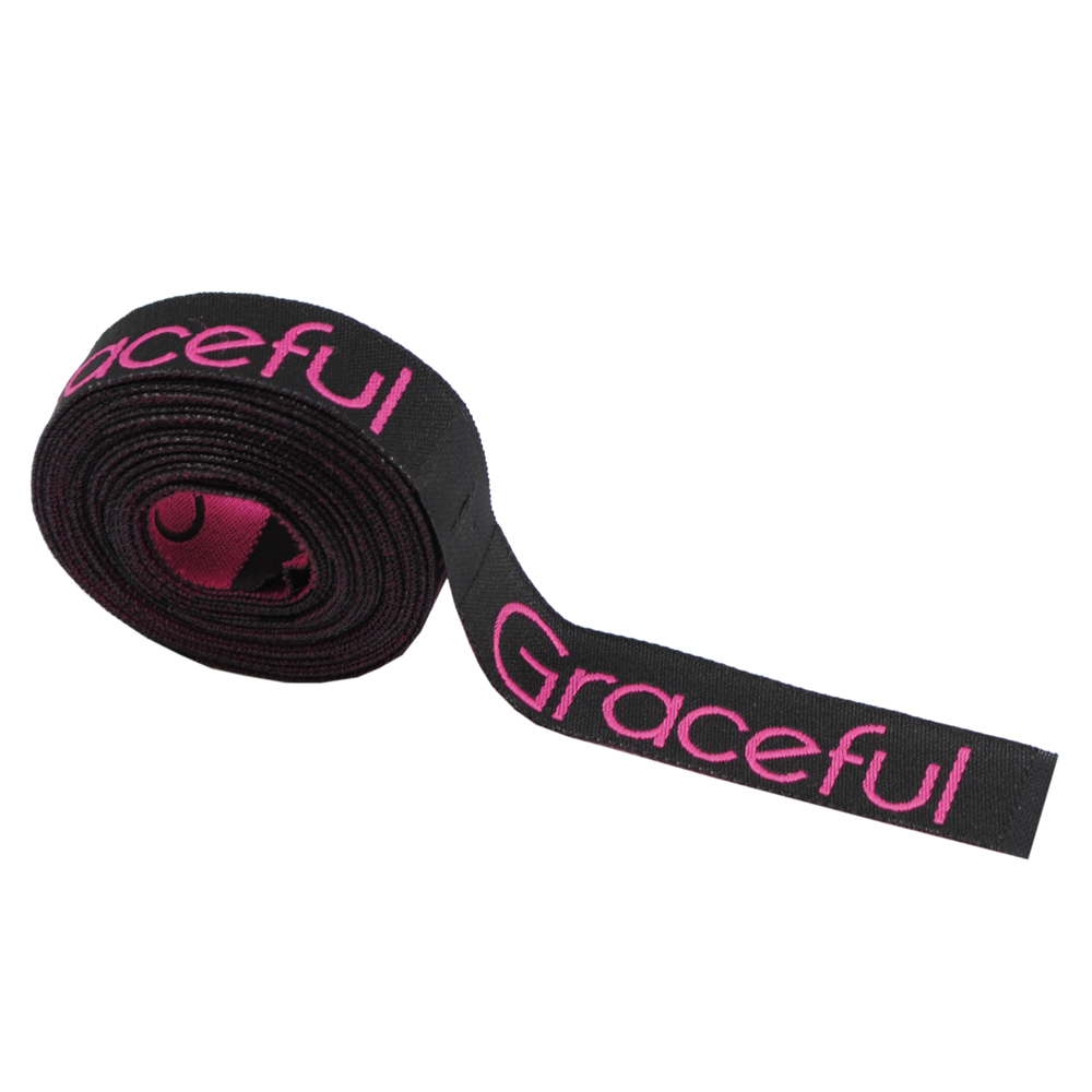 Этикетка тканевая Graceful 1,5см черная и лиловый лого /70 atki/, шт. Вышивка / этикетка тканевая