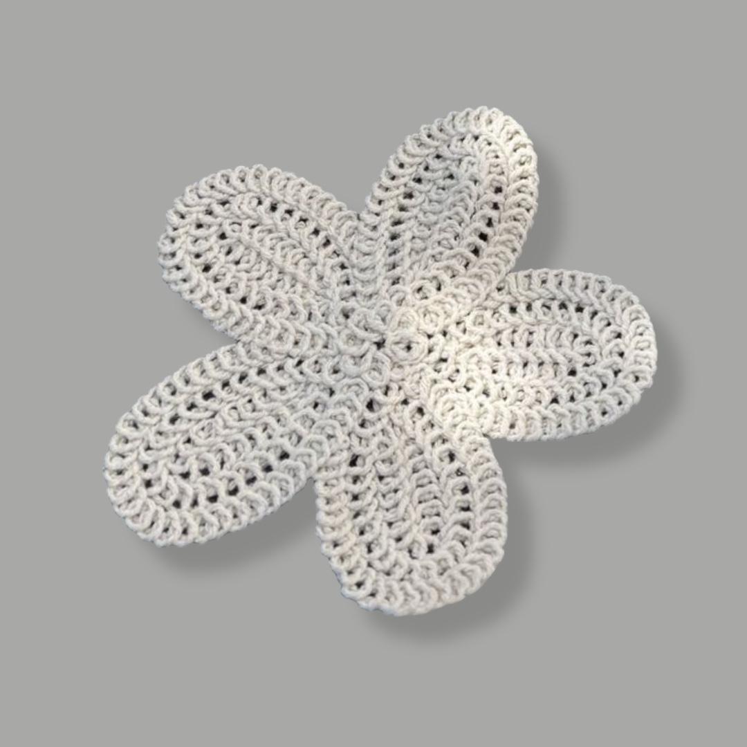 Аппликация тк. приш. Цветок вязаный (под мешковину) ***см, большой, шт. Аппликации Пришивные Кружевные Вязаные