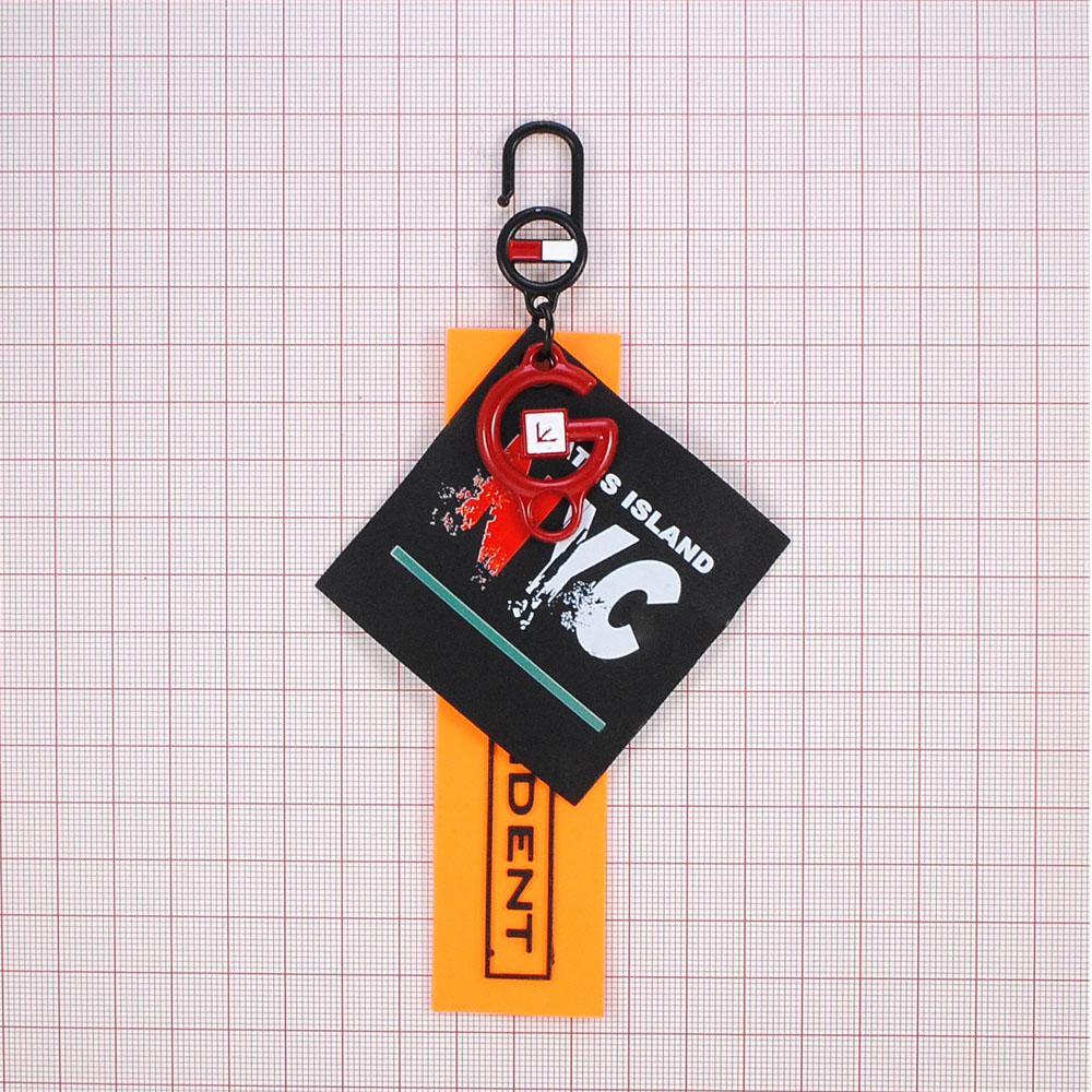 Подвеска резиновая с карабином  NYC, 6*16см, черный, красный, оранжевый,  шт. Подвески