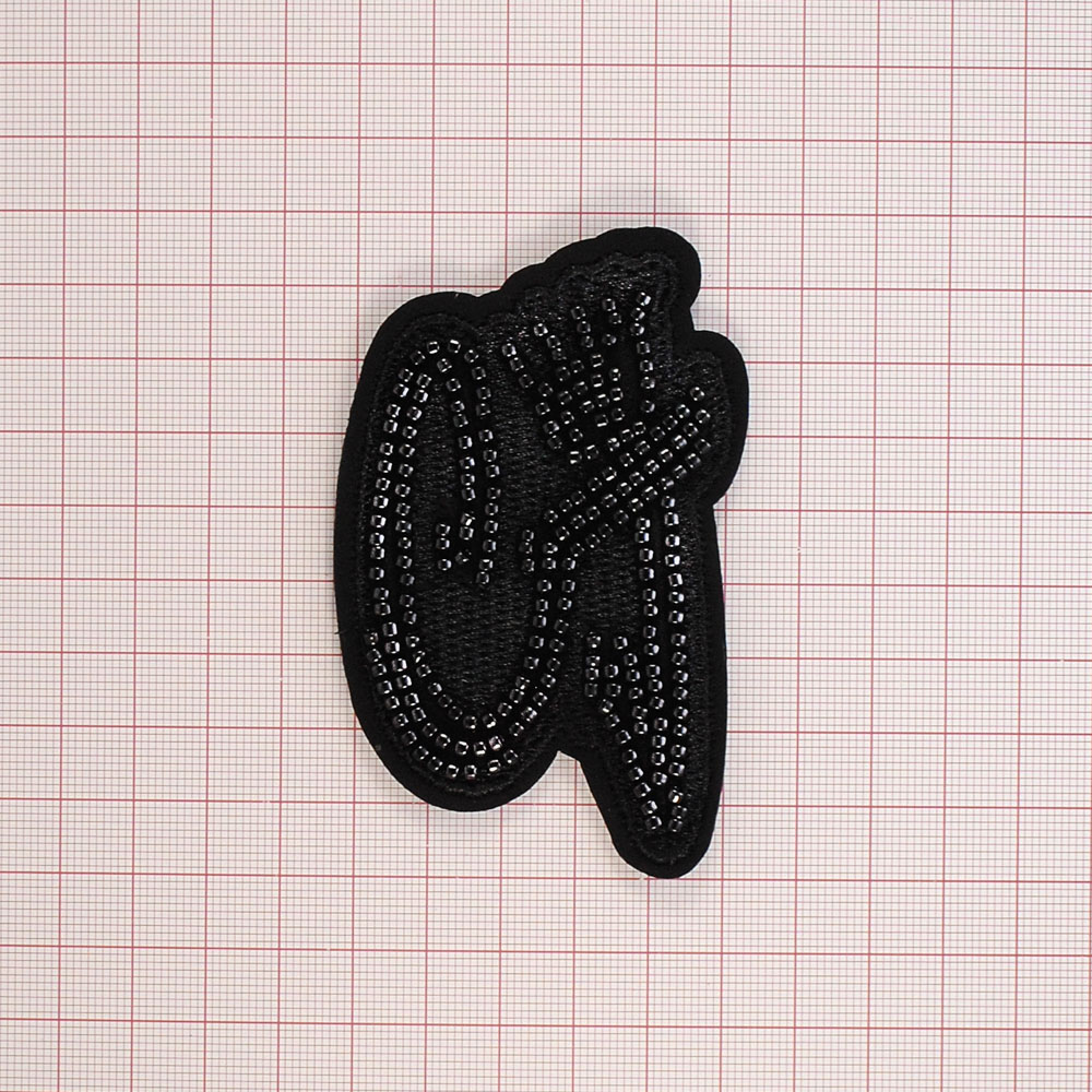 Нашивка тканевая бисер пришивная Буква CJ Корона 6*8,9см черная вышивка, черный бисер, шт. Нашивка Стразы, Бисер