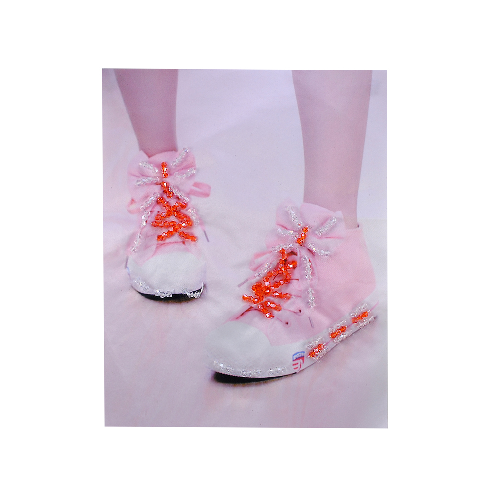 Аппликация пришивная Кеды с бантами, пайетки, 20*25см, белый, розовый, красный, шт. Аппликации Пришивные Постер