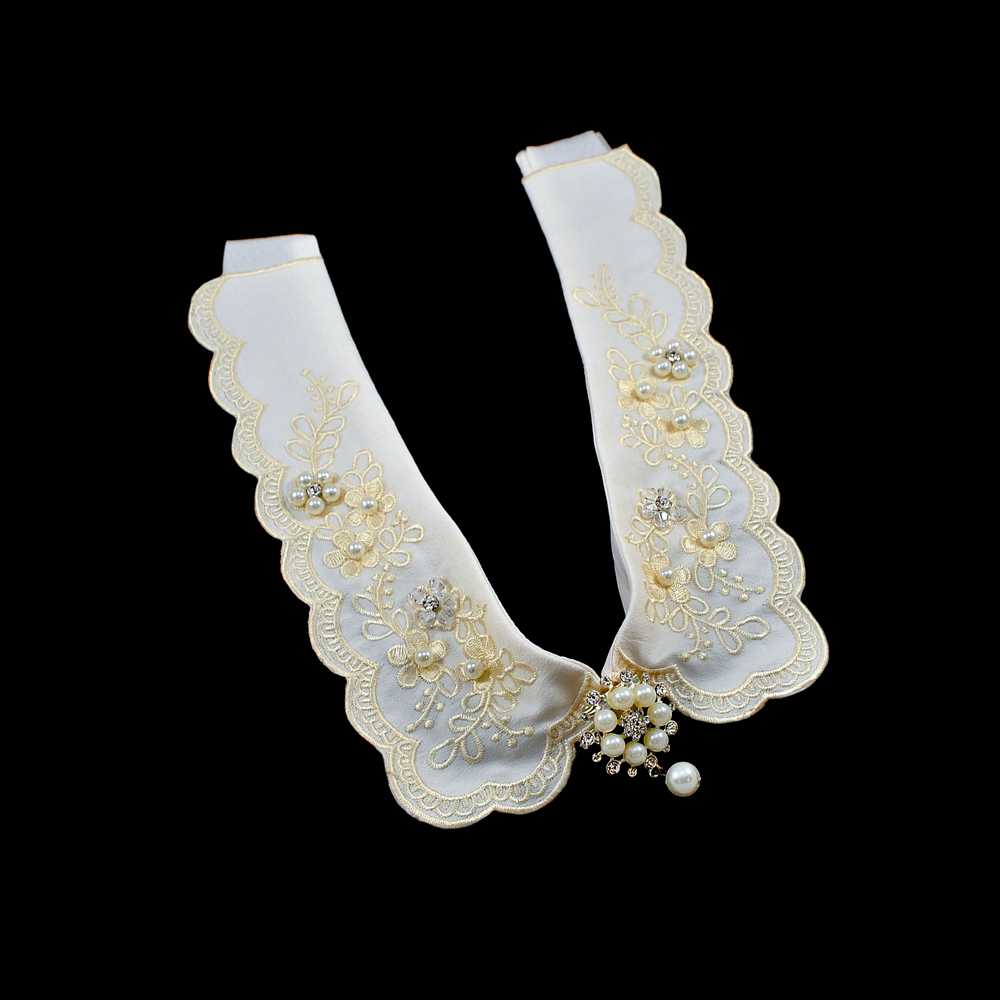 Воротник XS-002 бежевый, камни белые 5мм, бисер, жемчуг 6мм, ромб 6*5мм, шт. Воротники