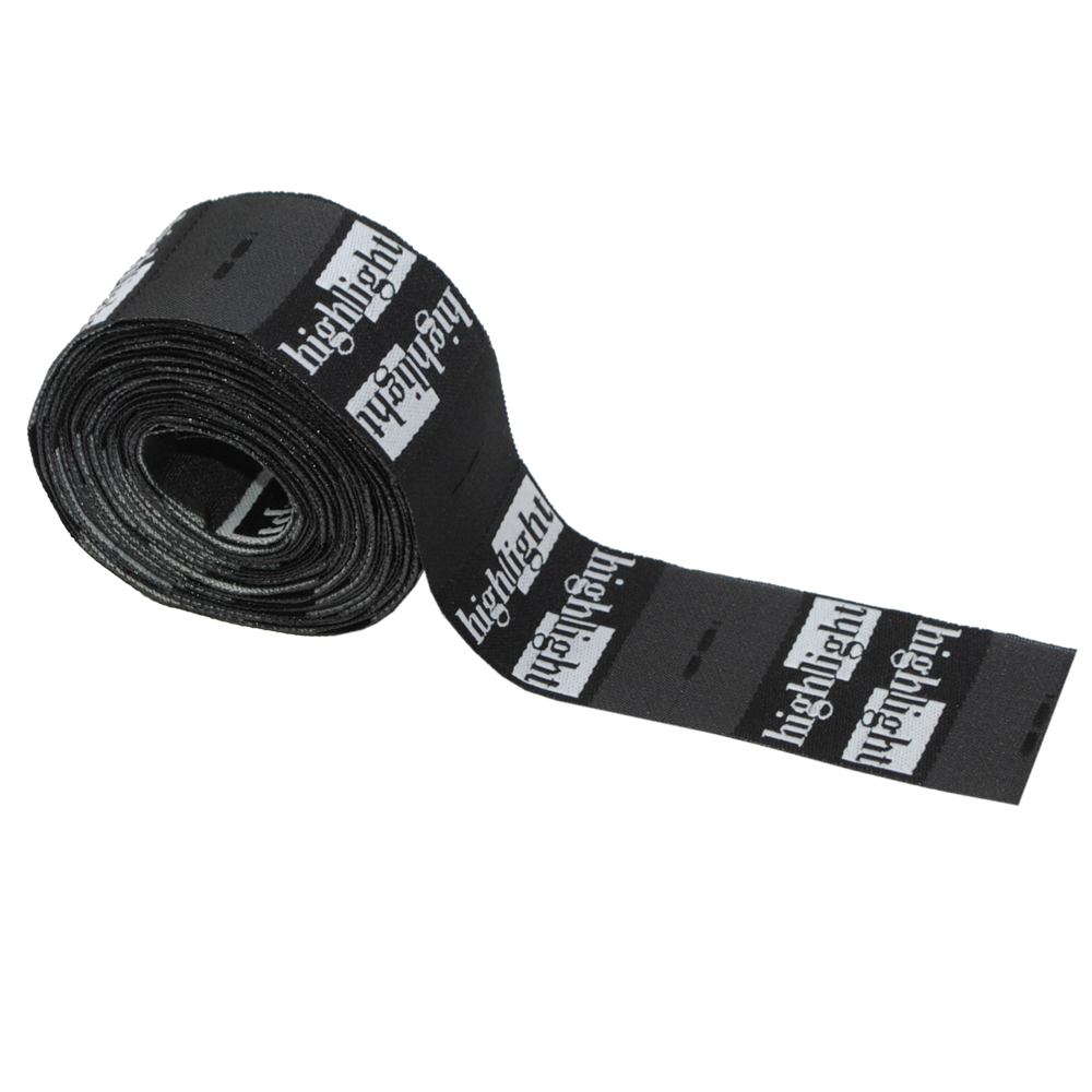 Этикетка тканевая High Light 2,5см черная и белый лого /флажок, 70 atki/, шт. Вышивка / этикетка тканевая