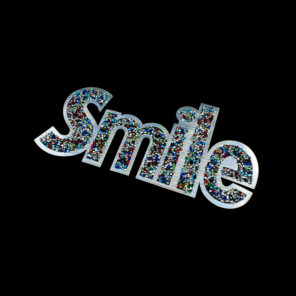 Аппликация клеевая стразы Smile блестящая 21*11см серебро голограмма, цветные камни, шт. Аппликации клеевые Стразы комб.