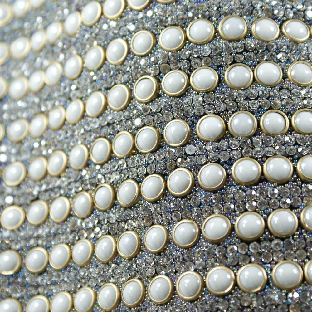 Стразы полотно клеевое №34 Кнопки белый жемчуг в золоте, белая россыпь, белые камни 2мм, 40*24см, 1лист. Полотна из страз