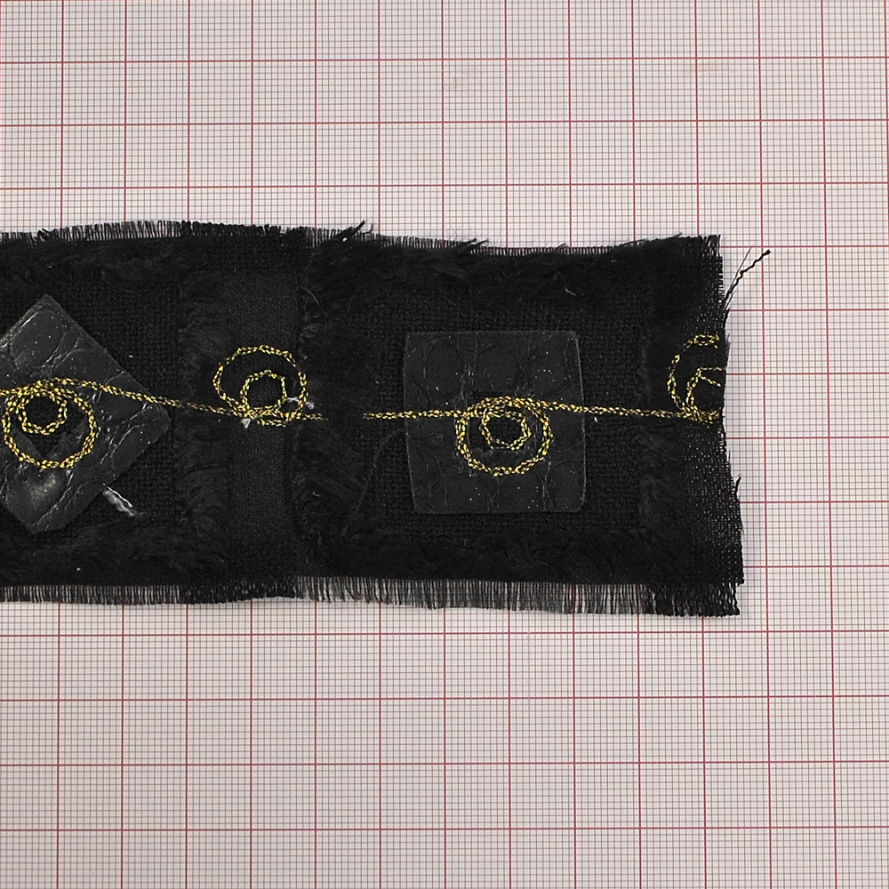 M-419, Отделка 6см, тканый квадрат с бахромой черной, ромб к/з, золотая прострочка, м. Отделка Тесьма