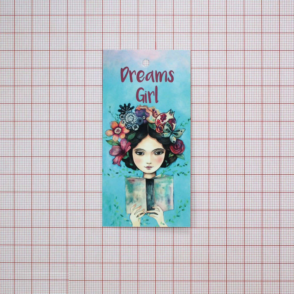 Этикетка бумажная Dreams girl, 50*100мм Девушка в венке с книжкой, шт. Этикетка бумага