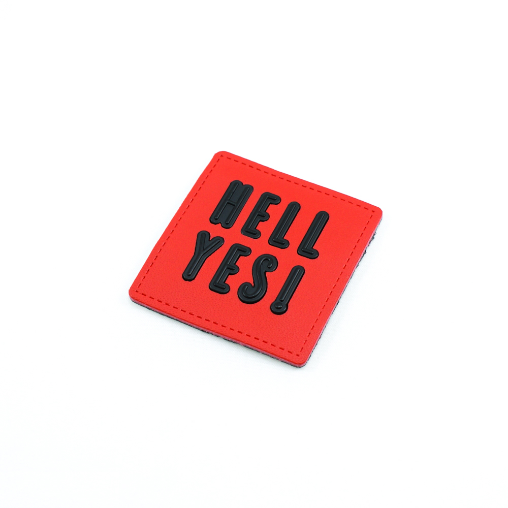 Лейба п/у HELL YES! 4.5*4.5см красно-черная. Лейба Кожзам