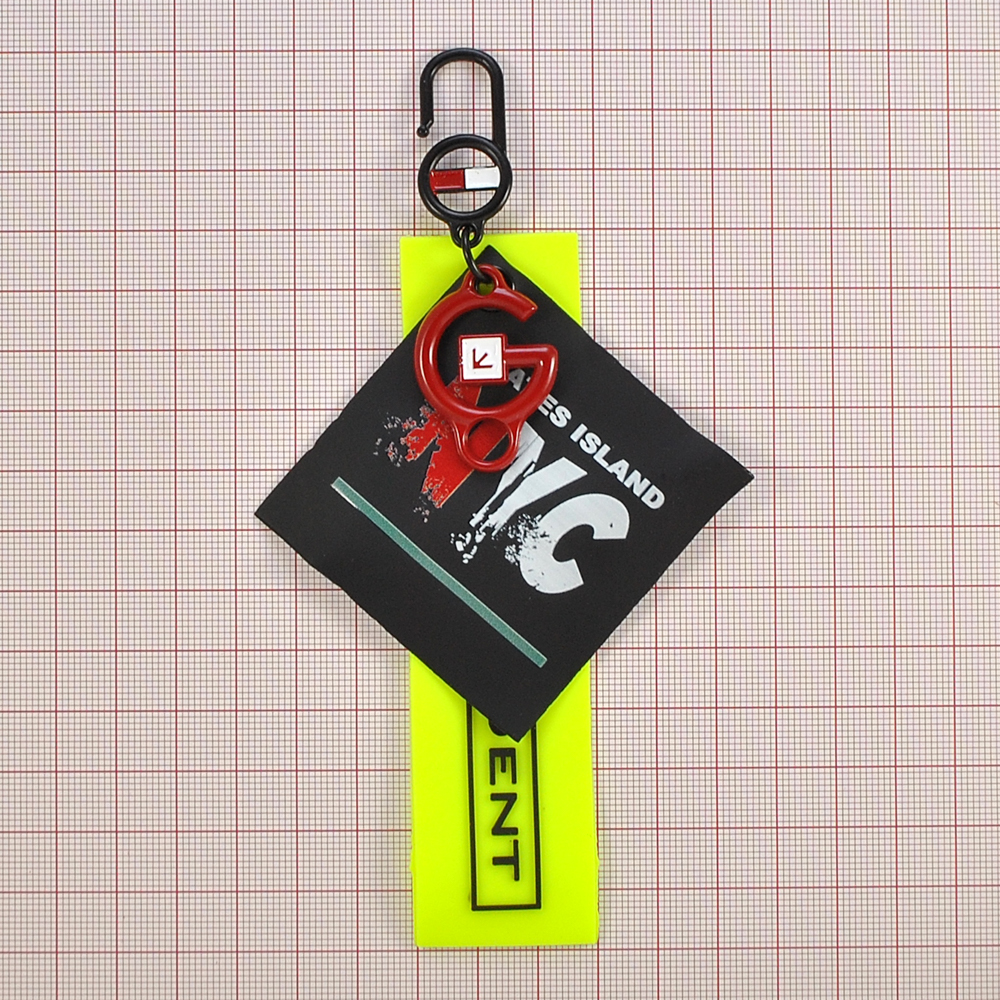 Подвеска резиновая с карабином  NYC, 6*16см, черный, красный, салатный,  шт. Подвески