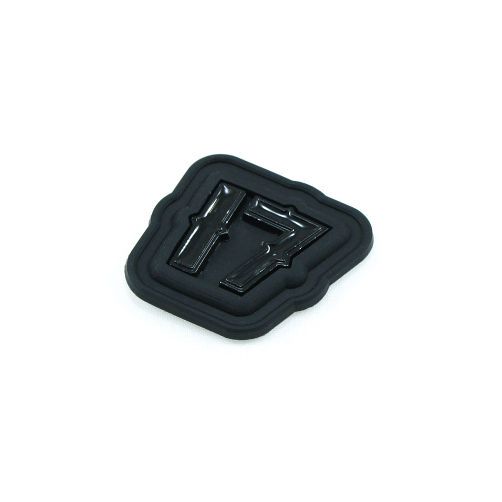 Лейба рез. с мет. 17 номер 28*28мм черная . Лейба Резина