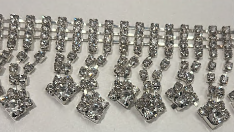 Тесьма стразы с подвесками-ромбами, никель, белые камни, ярд. Тесьма из страз