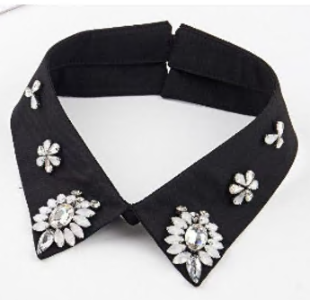 Воротник с цветами из камней, черный, белые камни, шт. Воротники