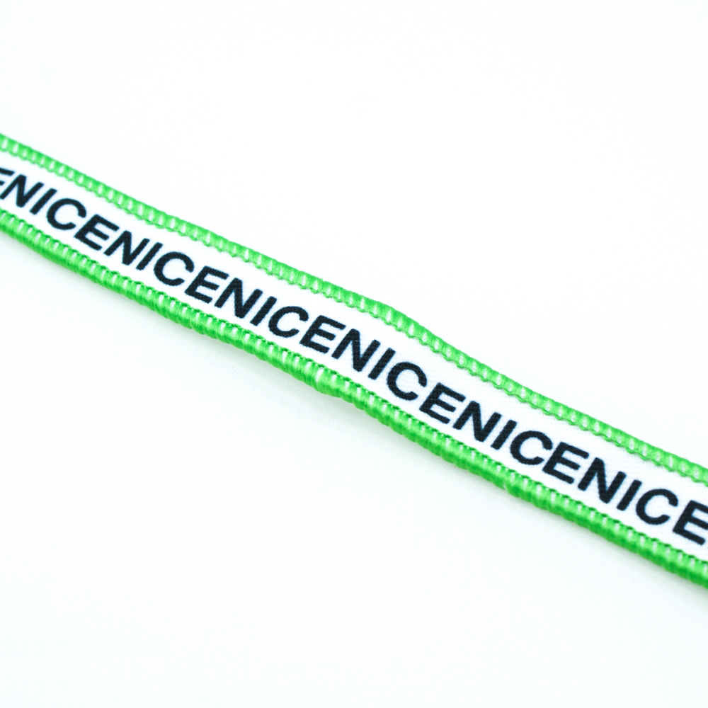 Нашивка тканевая NICE лента 26,5*1,8см белая, черный, зеленый оверлок, шт. Нашивка Вышивка, Ткань