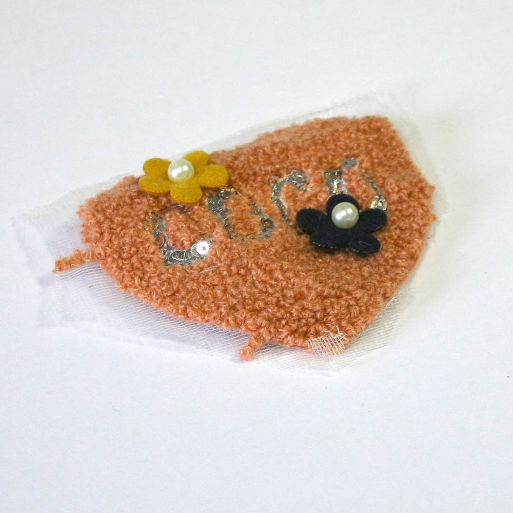 Аппликация вязаная пришивная Сердце COCO 6,5*7,5см розовая, пайетки серебро, 2 цветка, белый жемчуг, шт. Аппликации Пришивные Кружевные Вязаные