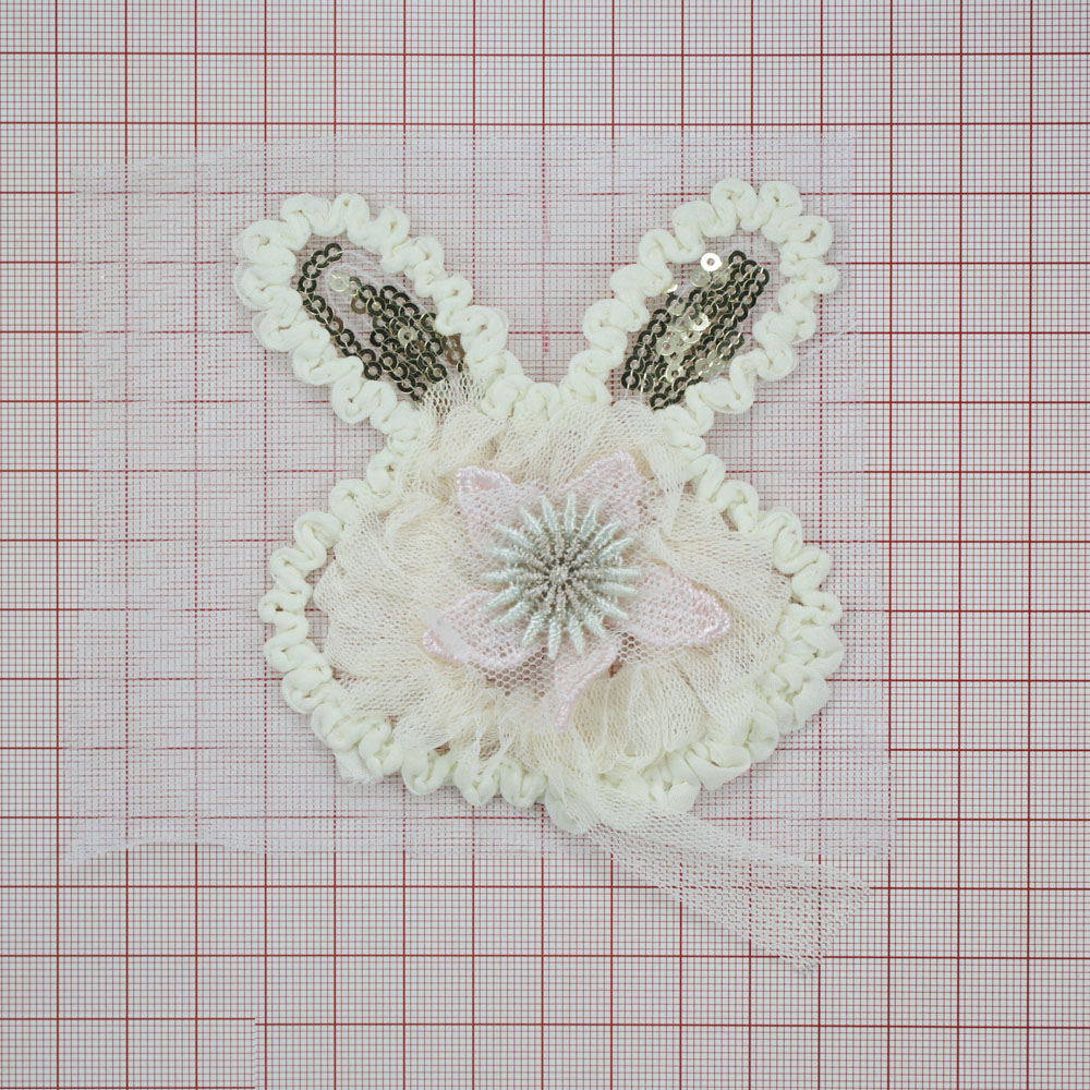 Аппликация кружевная пришивная Уши зайца с цветком 8,5*6,5см крем, золотые пайетки, светло-розовый цветок, шт. Аппликации Пришивные Кружевные Вязаные