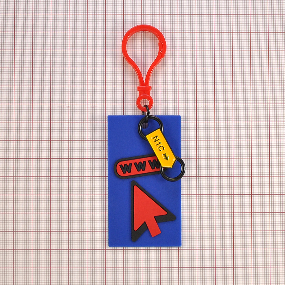 Подвеска резиновая с карабином Стрела, 4*12см, черный, желтый, красный, синий, шт. Подвески