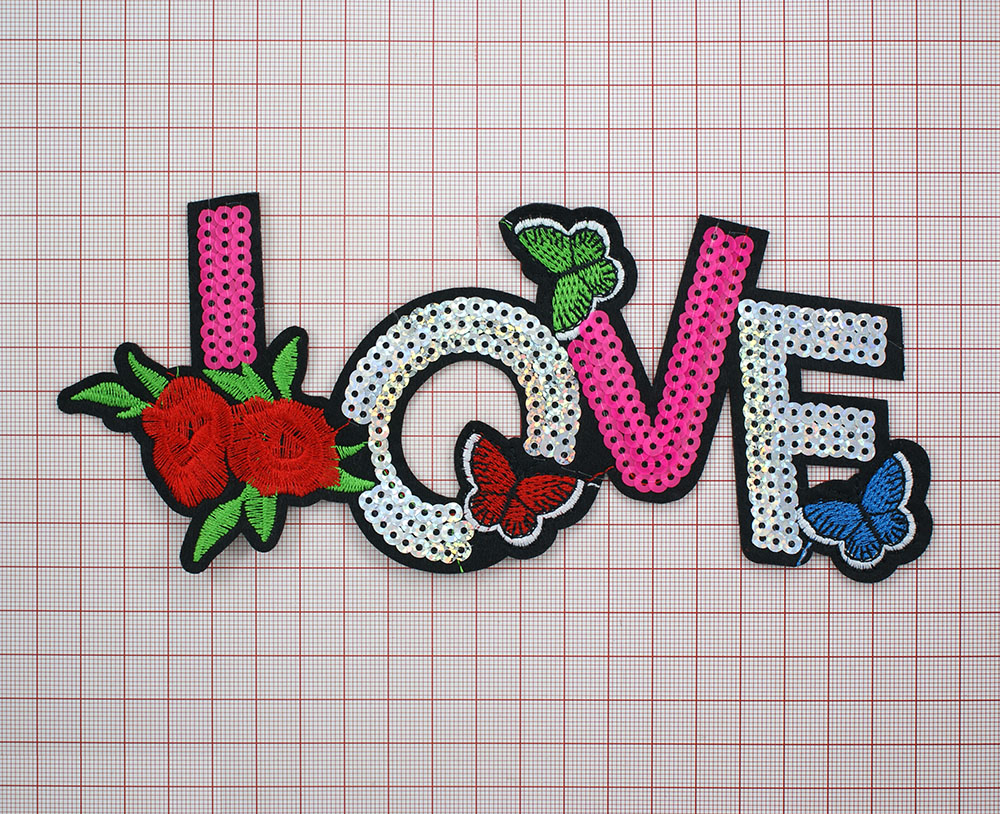 Аппликация клеевая пайетки LOVE 20*9,5см светло-зеленые, красные, белые, синие нити, розовые, серебристые пайетки. Аппликации клеевые Пайетки