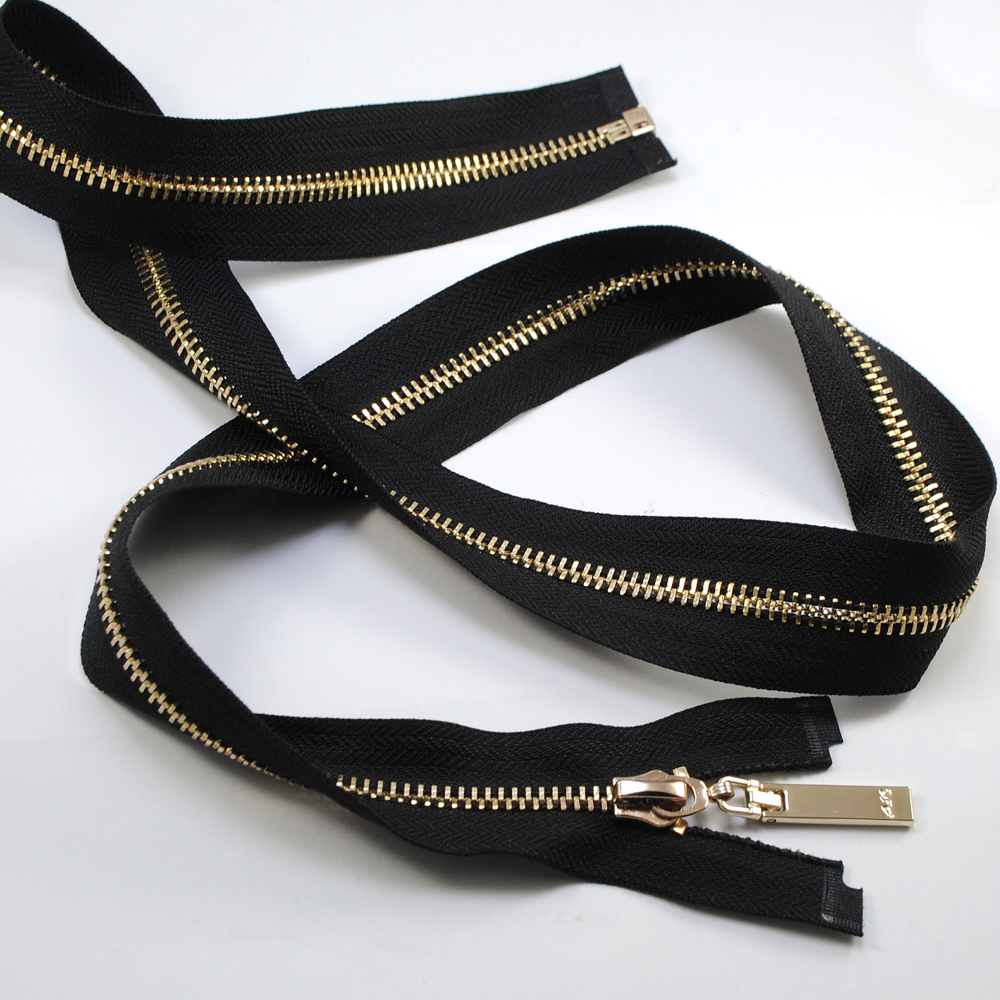 Змейка металл AR 85см №5 O/Е GOLD, черная ткань, односторонняя, бегунок со вдавленным лого, шт. Змейка Металл