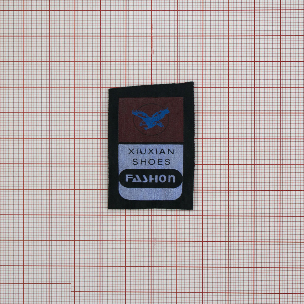 Нашивка тканевая накатанная Fashon shoes  5*3см черно-бело-красно-синяя, шт. Нашивка Вышивка, Ткань