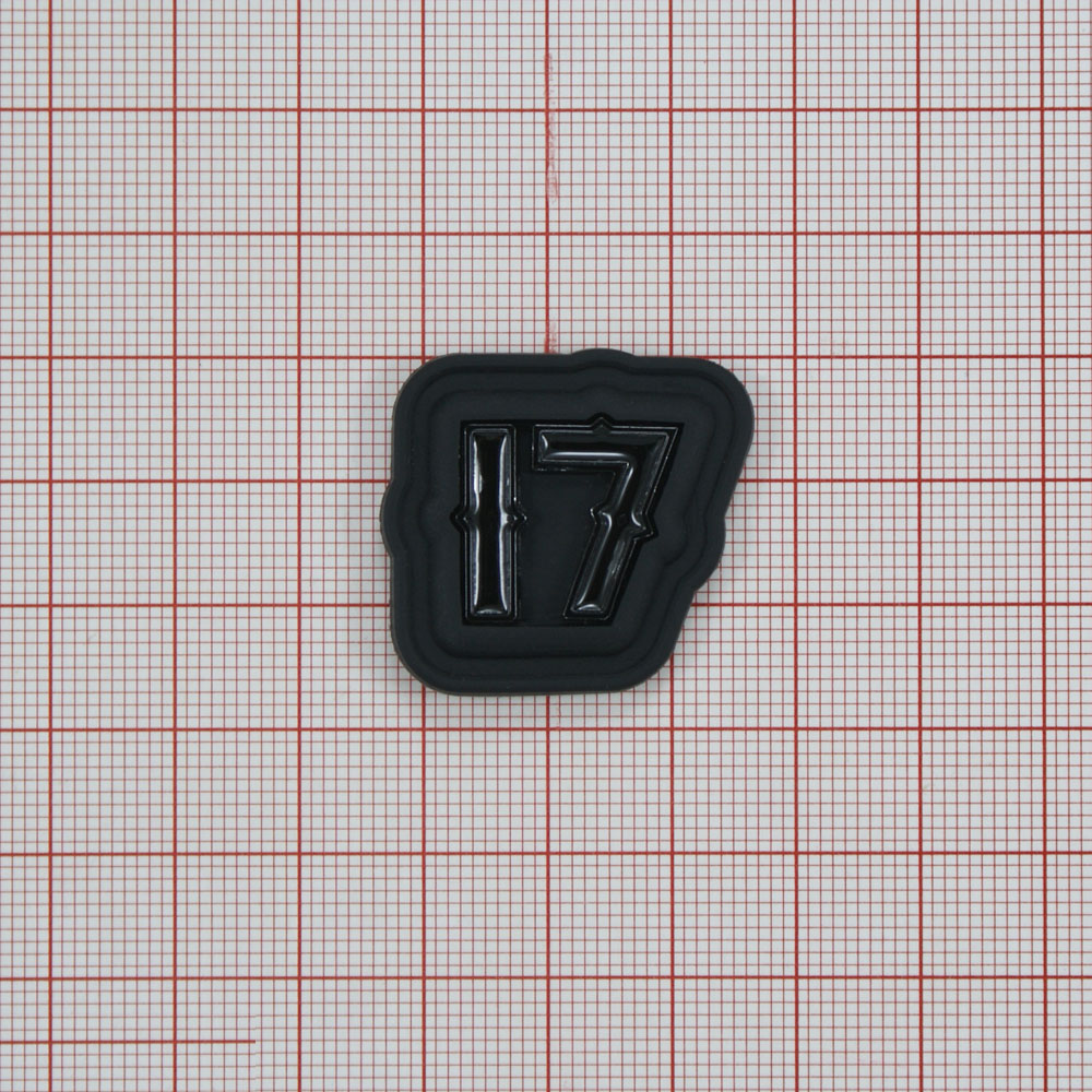 Лейба рез. с мет. 17 номер 28*28мм черная . Лейба Резина