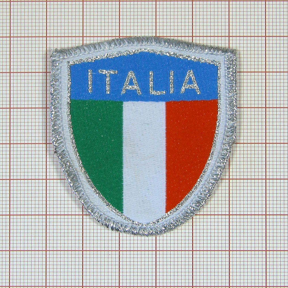 Нашивка тканевая A57 Italia 5*5,7см серебряный люрекс, цвета флага, шт. Нашивка Вышивка, Ткань