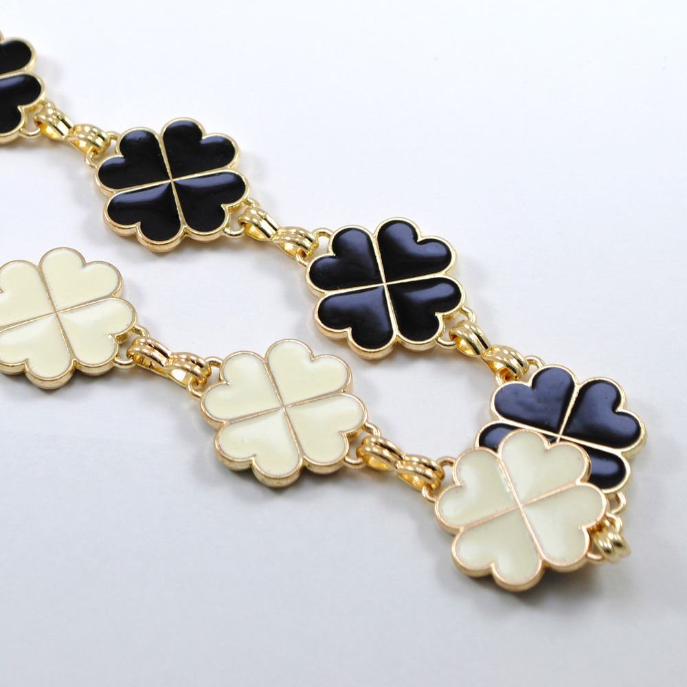 Тесьма с эмалью металл,  2,2см, белый, черн., золото, ярд. Тесьма из страз