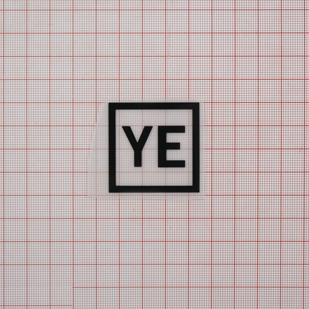 Термоаппликация резиновая прозрачная YE 39*39мм квадратная, черный рисунок, шт. Термоаппликации Резиновые Клеенка