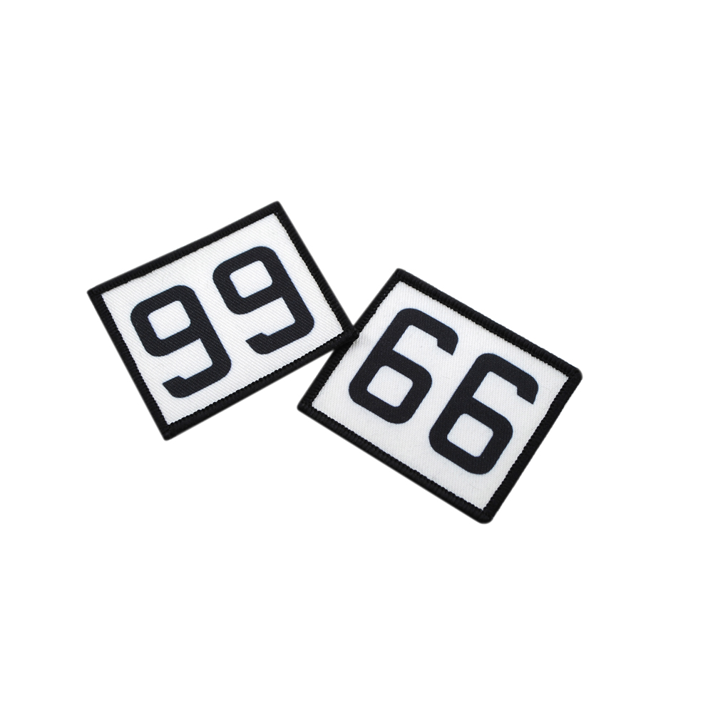 Нашивка тканевая 99/66 6,6*5,5см черно-бежевый, шт. Нашивка Вышивка, Ткань