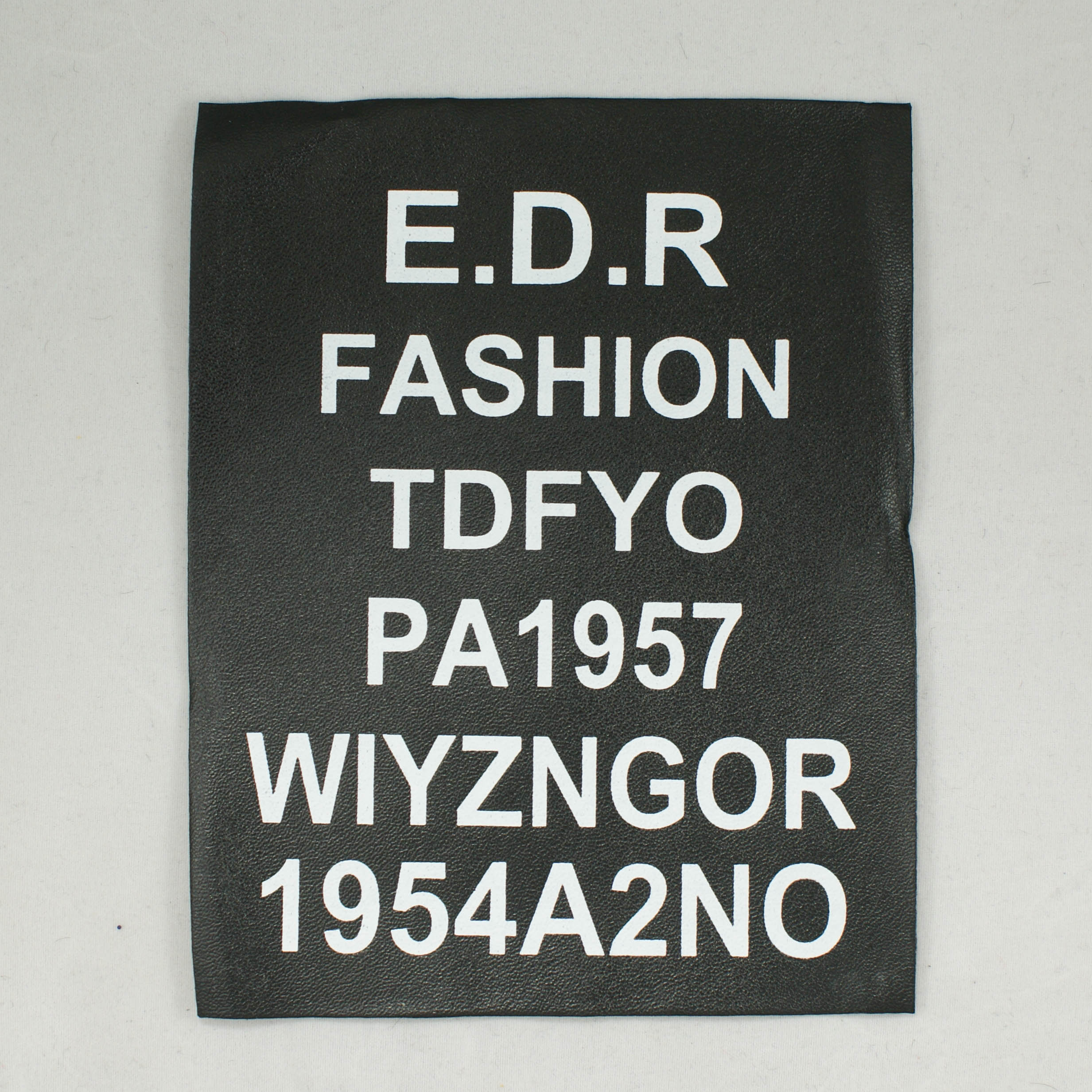 Аппликация кожзам пришивная постер E.D.R FASHION, 11*14см, черный фон, белые буквы, шт. Нашивка Кожзам