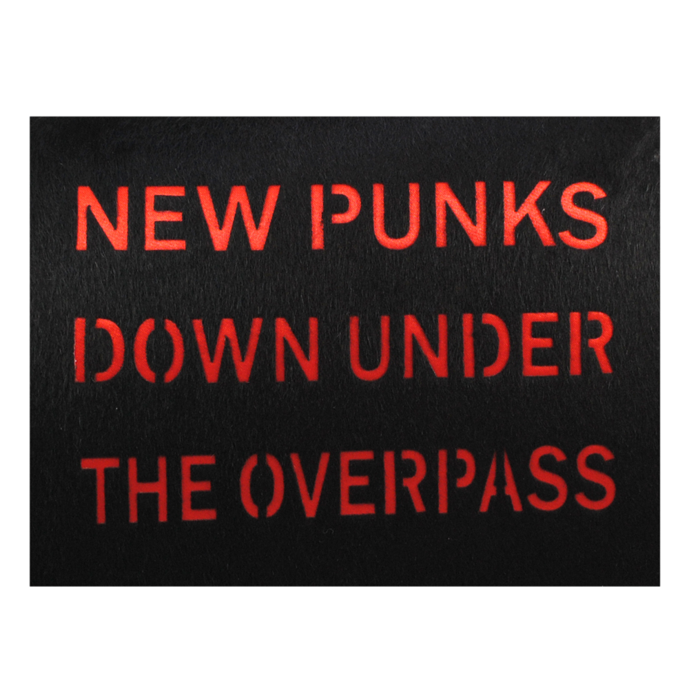 Аппликация клеевая мех, флок NEWPUNKS 24,5*24см черный фон, красный текст, шт. Аппликации клеевые Тканевые