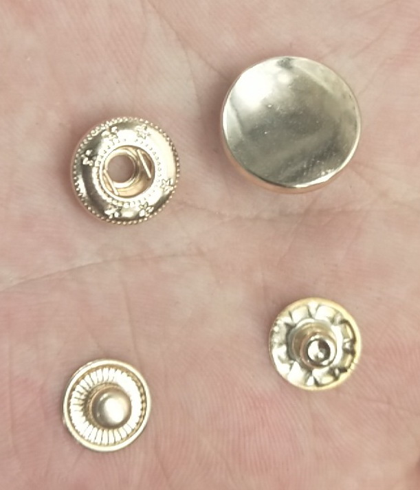 Кнопка металл 6 звезд, 15мм, золотой, шт. Кнопка металл