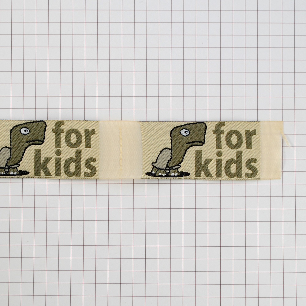 Этикетка тканевая вышитая For kids 2,5см ЧЕРЕПАХА беж. Вышивка / этикетка тканевая