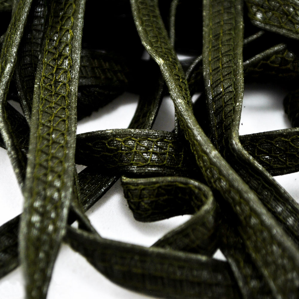 Тесьма к/з прошитая 8мм лак хаки / 40м. Тесьма Кожзам, Кожа